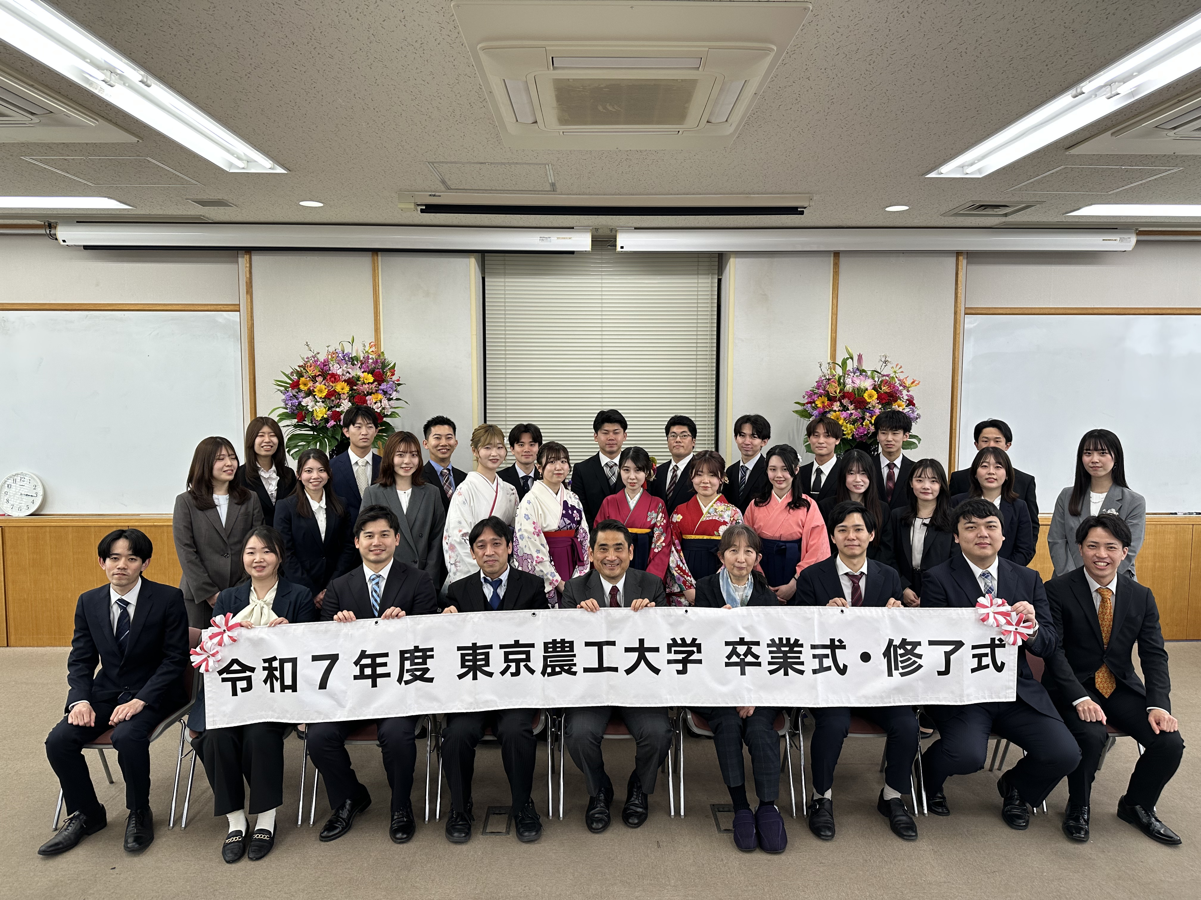 卒業生と先生方