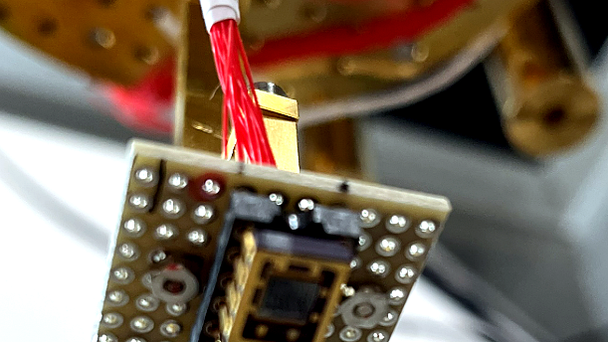 Nanoscale semiconductor device
